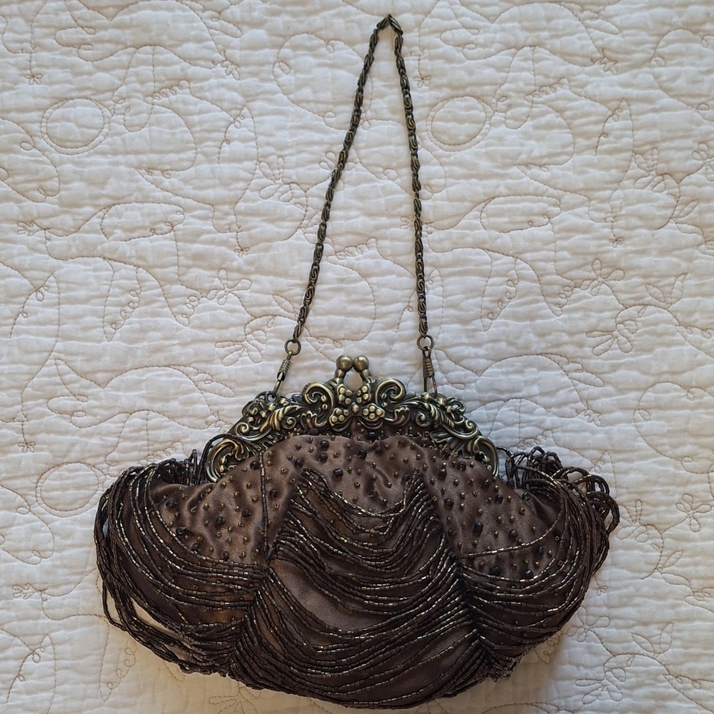 Brown Beaded Kiss Clasp Purse With Chain